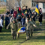 «Без підтримки залишилася дружина, без батьківської поради - донька»: волиняни попрощалися з Героєм Олександром Ладчуком