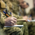 Не тільки військкомат: хто може вручати повістки військовозобов'язаним українцям