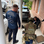 20 тисяч доларів за «непридатність» до служби: у Луцьку затримали чоловіка, який обіцяв за гроші «вирішити питання» з ВЛК