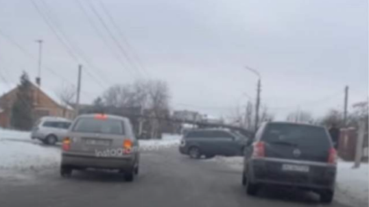 У Луцьку водій відсудив 76 тисяч гривень у міськради за аварію на слизькій дорозі