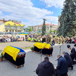 «Тато – моя душа, яку з мене вирвали»: на Волині в один день попрощалися з двома Героями - Максимом Плотніковим та Русланом Фатхудіновим