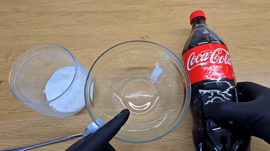 Як за допомогою соди, коли й оцту позбутися мурах і попелиці