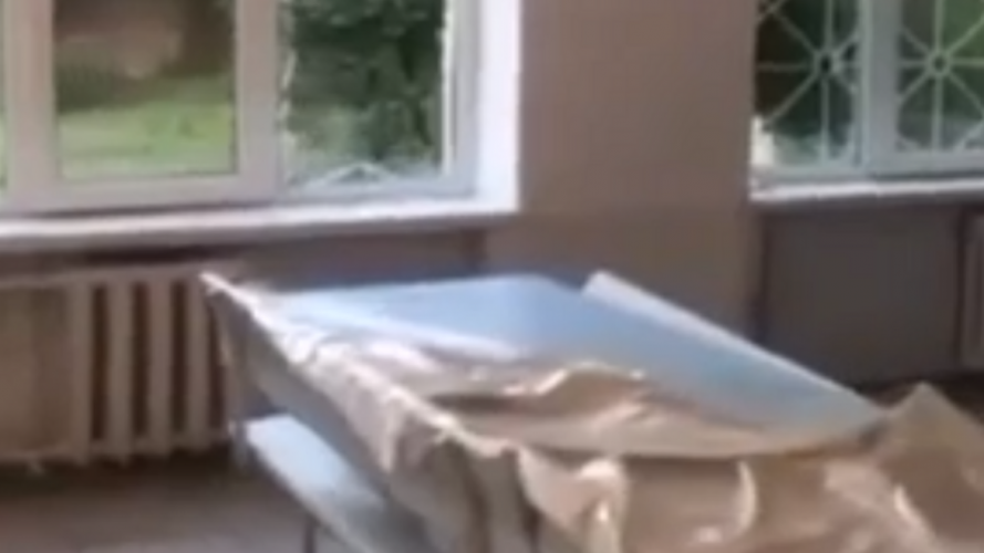 Потрощені вікна і меблі: у школі на Львівщині стався потужний вибух