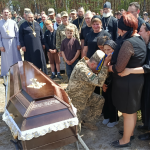 Без батька залишилися троє донечок: волиняни попрощалися із загиблим Героєм Андрієм Григолою