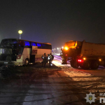 Зіткнення міжнародного автобуса «Київ-Варшава» на Волині з снігоочисною технікою: повідомили, у якому стані потерпілі