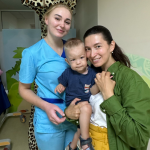 Медсестра з Луцька стала хресною передчасно народженому малюку, якого виходжувала в реанімації