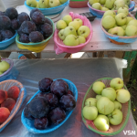 У розпал літа на ринках Луцька - море фруктів та ягід: які ціни і що купують найбільше