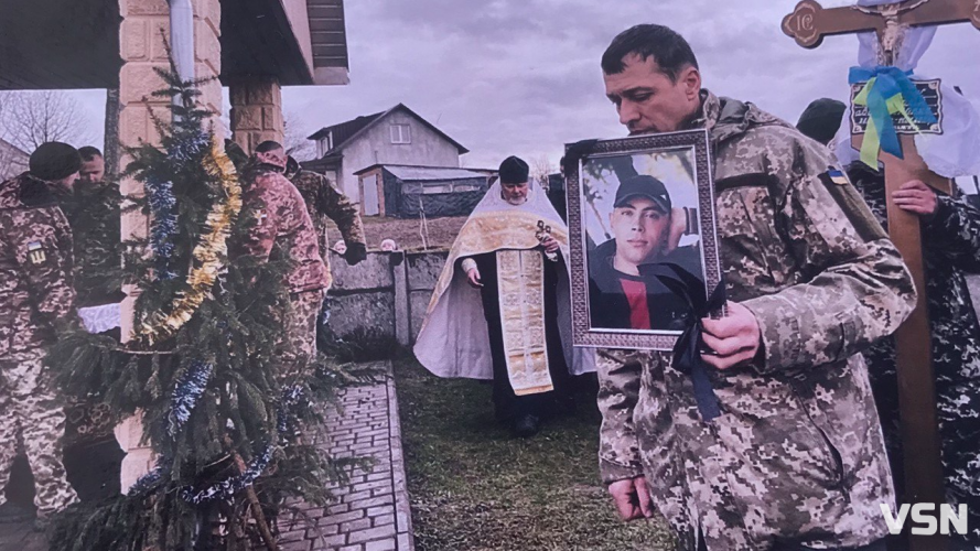 «Шансів вижити у воїна не залишалось, тож викликав вогонь на себе»: спогади про волинського Героя, який провоював лише три дні