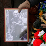 Був відомий своїми «золотими руками»: на Волині в останню дорогу провели видатного скульптора