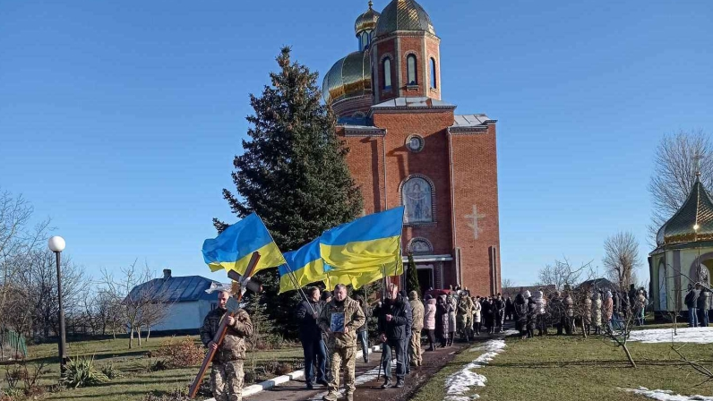 Віддав життя за Україну: на Волині провели в останню дорогу Героя Руслана Кузьмича