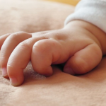 На Рівненщині немовля померло у лікарні: мати звинувачує лікарку
