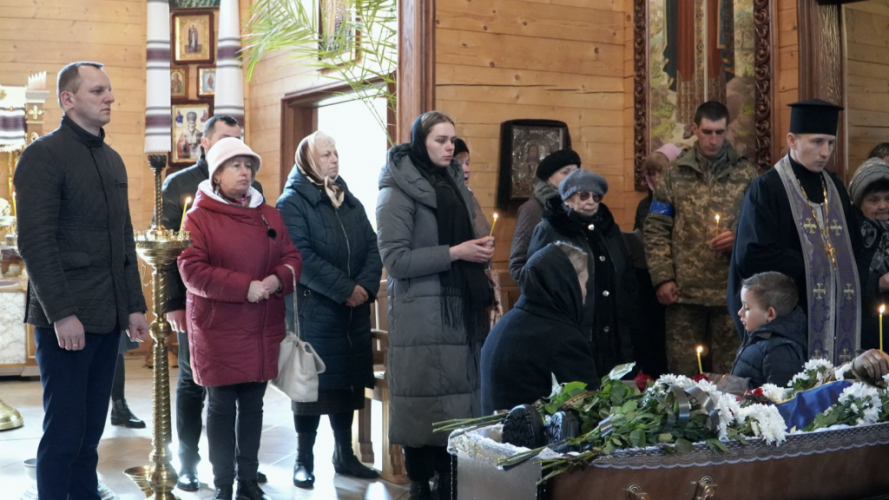 Мужньо обороняв Батьківщину у лавах волинської бригади: У Володимирі попрощалися із Героєм