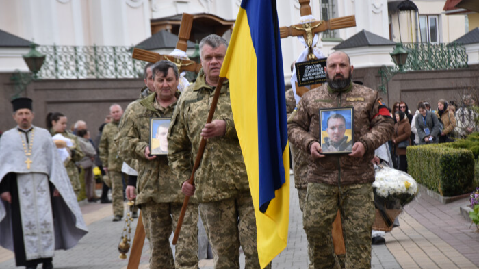 Загинули у 2024 році: у Луцьку попрощалися із двома Героями — Валентином Кравцем та Максимом Діковим