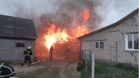 У селі на Волині вогонь ледь не спалив два будинки