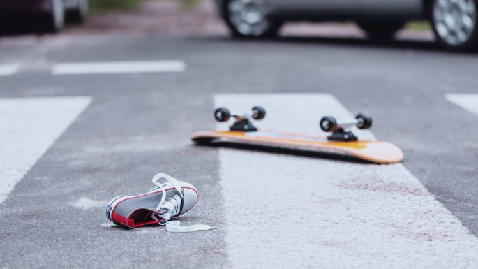 Каталася на скейті: на Волині п'яний водій на смерть збив дівчинку