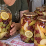 Компот із груш і винограду на зиму: точні пропорції на 3-літрову банку