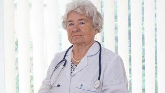 Понад півстоліття присвятила медицині: довгожителька з Волині відзначила 90-річчя