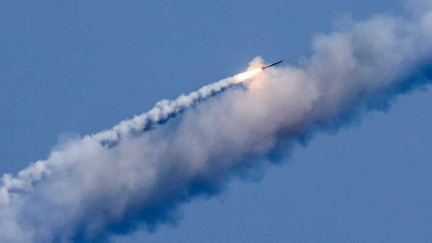 Над Дніпропетровською областю збили російську ракету