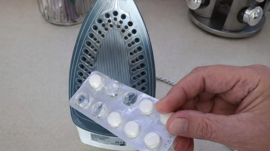 Як очистити праску від нагару за 5 хвилин: простий домашній спосіб