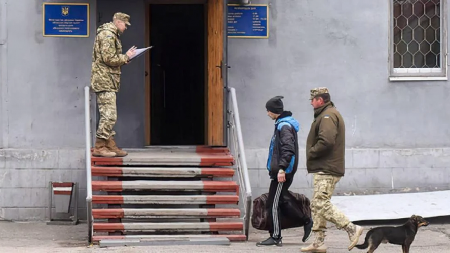 Всі 17-річні юнаки в Україні мають стати на військовий облік