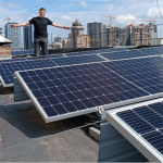 Українцям хочуть роздати мільярд гривень на встановлення сонячних панелей: хто може отримати