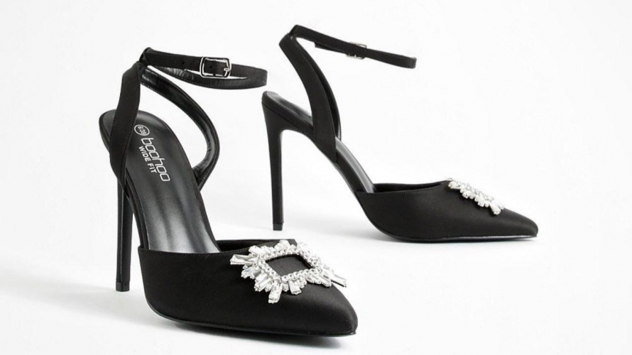 Босоніжки Boohoo: стиль та комфорт на літо
