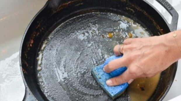 Сковорідка сяятиме як нова через кілька хвилин: «чарівні» методи без хімії, про які ви не знали