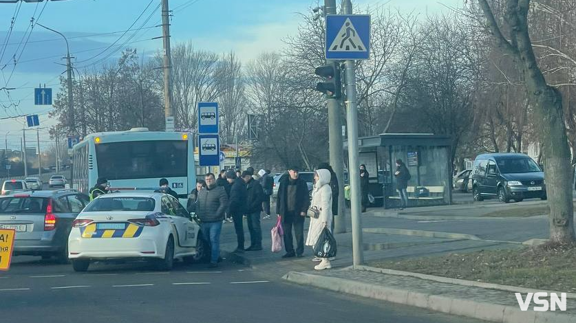 У Луцьку зіткнулися автобус і легковик