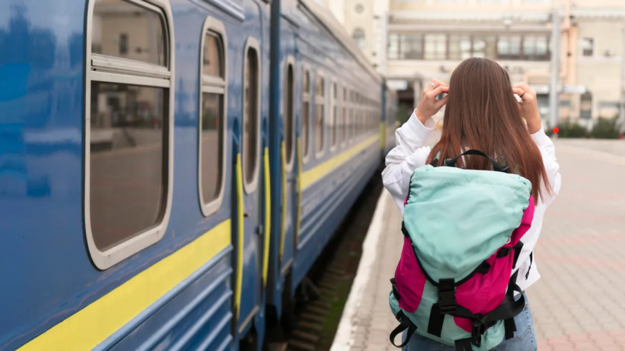Ризик залишитися на пероні: на які міжнародні рейси «Укрзалізниці» потрібен паперовий квиток