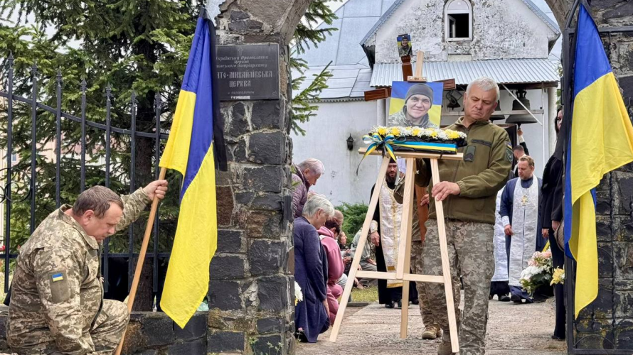 Понад рік вважався зниклим безвісти: на Волині поховали Героя Василя Сачука
