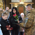 У Луцьку родинам загиблих прикордонників вручили їхні посмертні нагороди