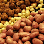 «Хто має кошти – той купляє»: ціни на картоплю на луцьких ринках б’ють рекорди