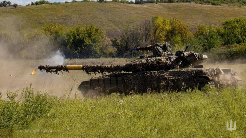 Все вибухає і горить: росіяни змінюють тактику на фронті