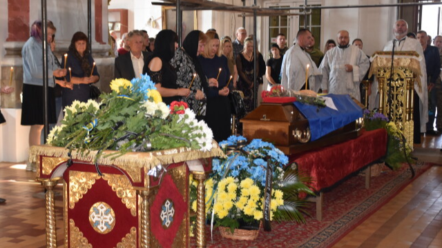 Загинув у Миколаєві: у Луцьку попрощалися з Героєм Юрієм Петровським