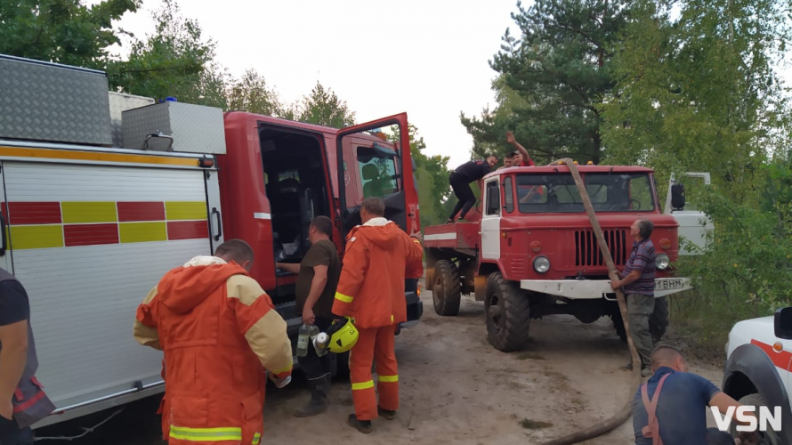 На Волині сталася масштабна пожежа, ймовірно підпал. Відео