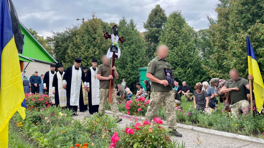 Перестало битися серце: на Волині попрощались із Героєм Богданом Павловим