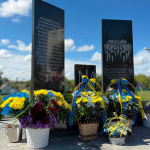 У гімназії на Волині відкрили пам’ятний знак на честь 18 загиблих випускників