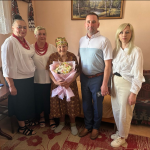 Щаслива бабуся двох онуків, прабабуся чотирьох правнуків і навіть прапрабабуся: довгожителька з Волині відсвяткувала 95-річний ювілей
