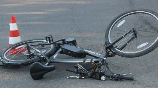 На Волині автівка збила велосипедистку, жінка у лікарні