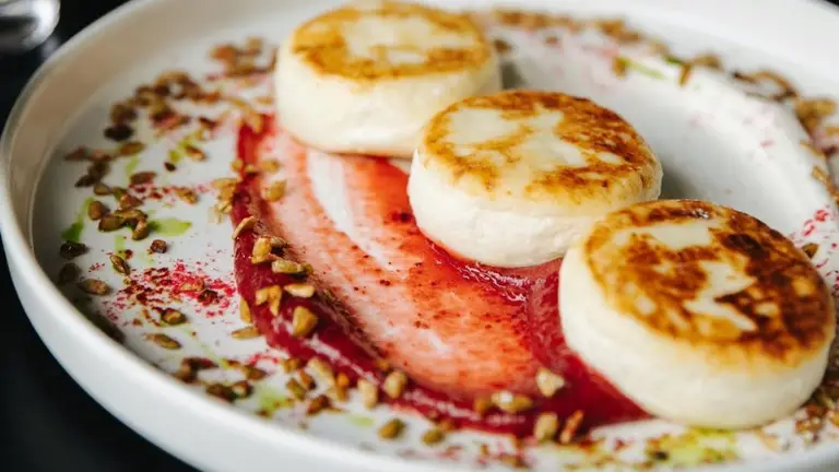 Рецепт легендарних сирників від судді «МастерШеф»: секрети і покрокове приготування