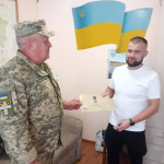 Отримав поранення у бою поблизу Бахмута: захисника з Волині нагородили відзнакою міністра оборони України
