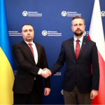 «Пам’ять про жертв Волині не підлягає переговорам»: різка заява міністра оборони Польщі після зустрічі з Будановим