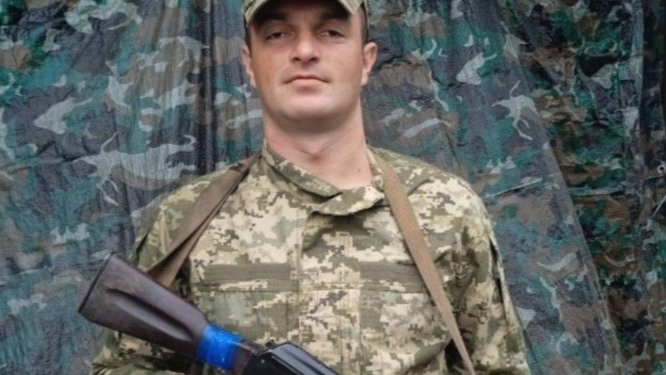 Несе службу у самому горнилі війни: захисник з Волині отримав «Золотий хрест» від Залужного