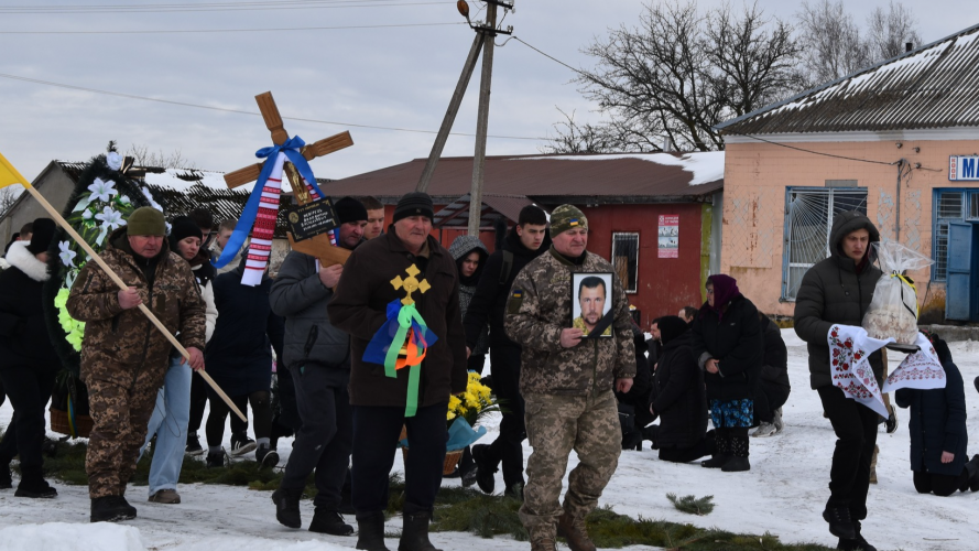 Понад півтора року вважався зниклим безвісти: на Волині попрощалися з Героєм Володимиром Невірцем