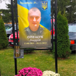 Учитель, який загинув за Україну: батькам Героя з Волині вручили його посмертну нагороду