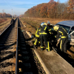 На Волині автомобіль з людьми потрапив під потяг: що відомо