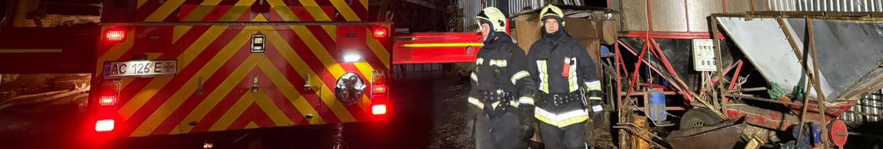 На Волині через недбалі зварювальні роботи сталася масштабна пожежа в ангарі