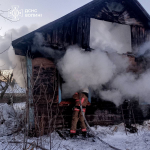 На Волині горів житловий будинок, з вогню врятували чоловіка