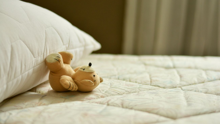 Накличете біду: у які дні тижня категорично заборонено змінювати постіль