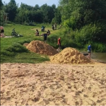 Біля Луцька люди самотужки облаштували пляж - локація